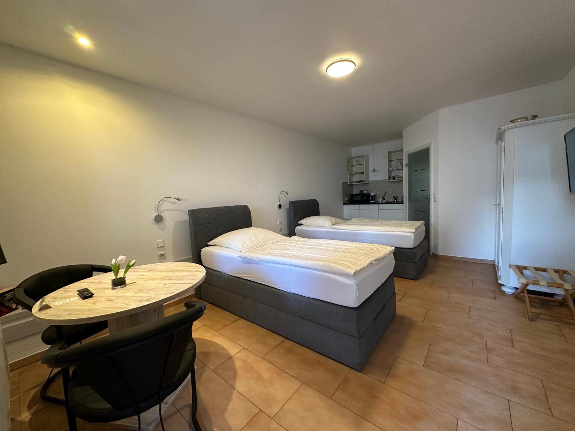 Pension Schramm Karlsruhe Esterno foto