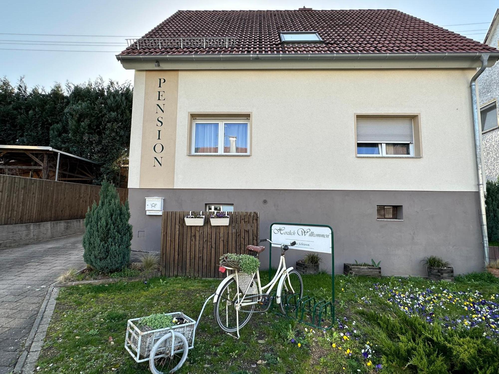 Pension Schramm Karlsruhe Esterno foto